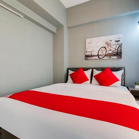 Отель Oyo 508 Vista Wil Tower Манила Экстерьер фото